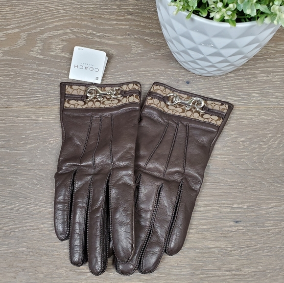NWT Coach Brown Leather gloves